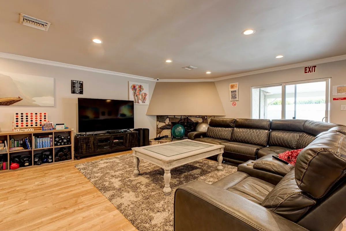 LA Valley Recovery - Photo 4