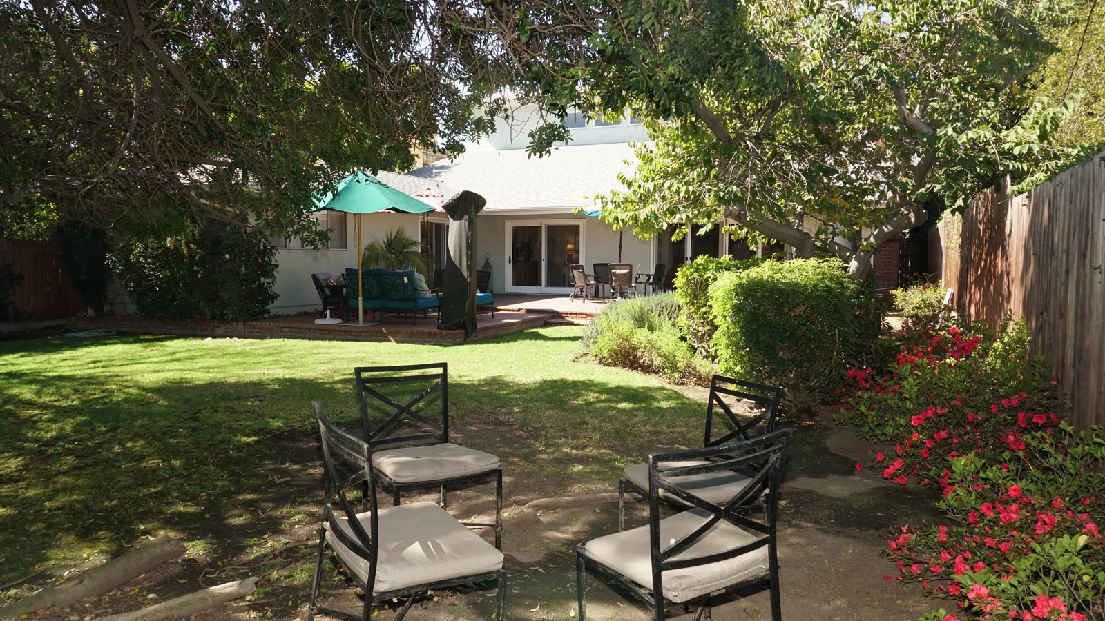 Friendly House LA - 사진 4