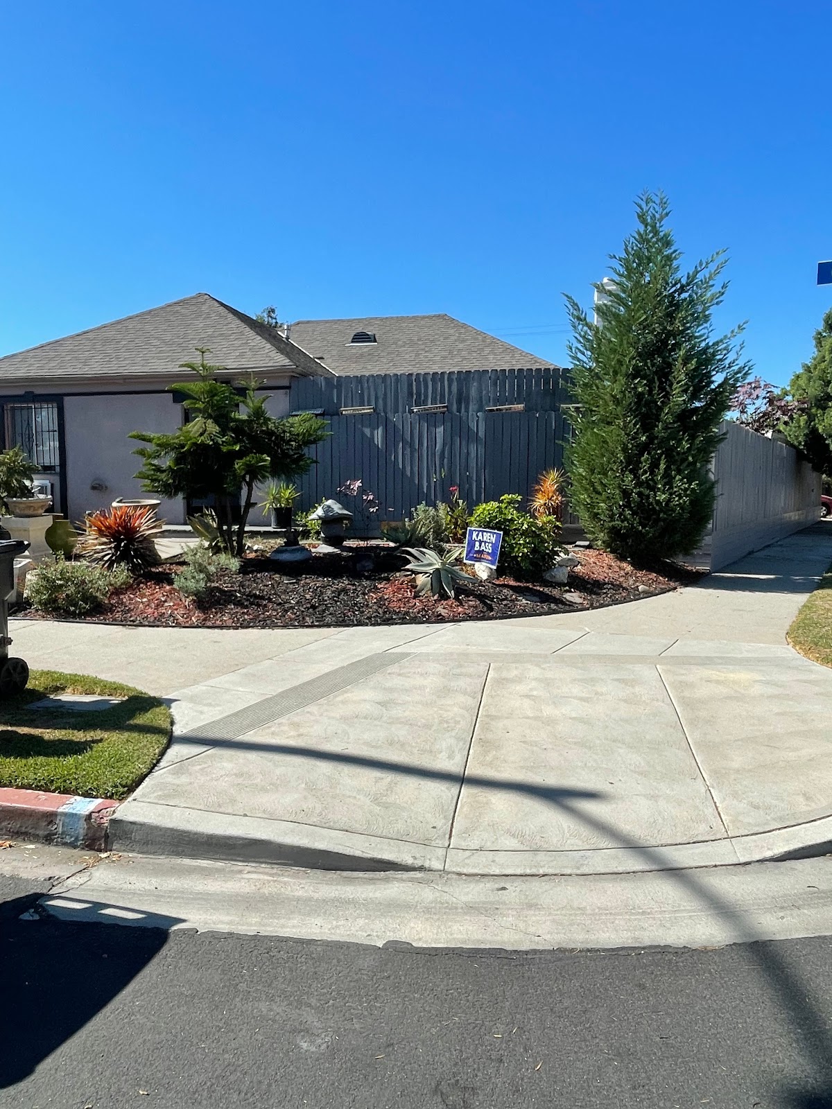 Friends Helping Friends LA - 사진 5