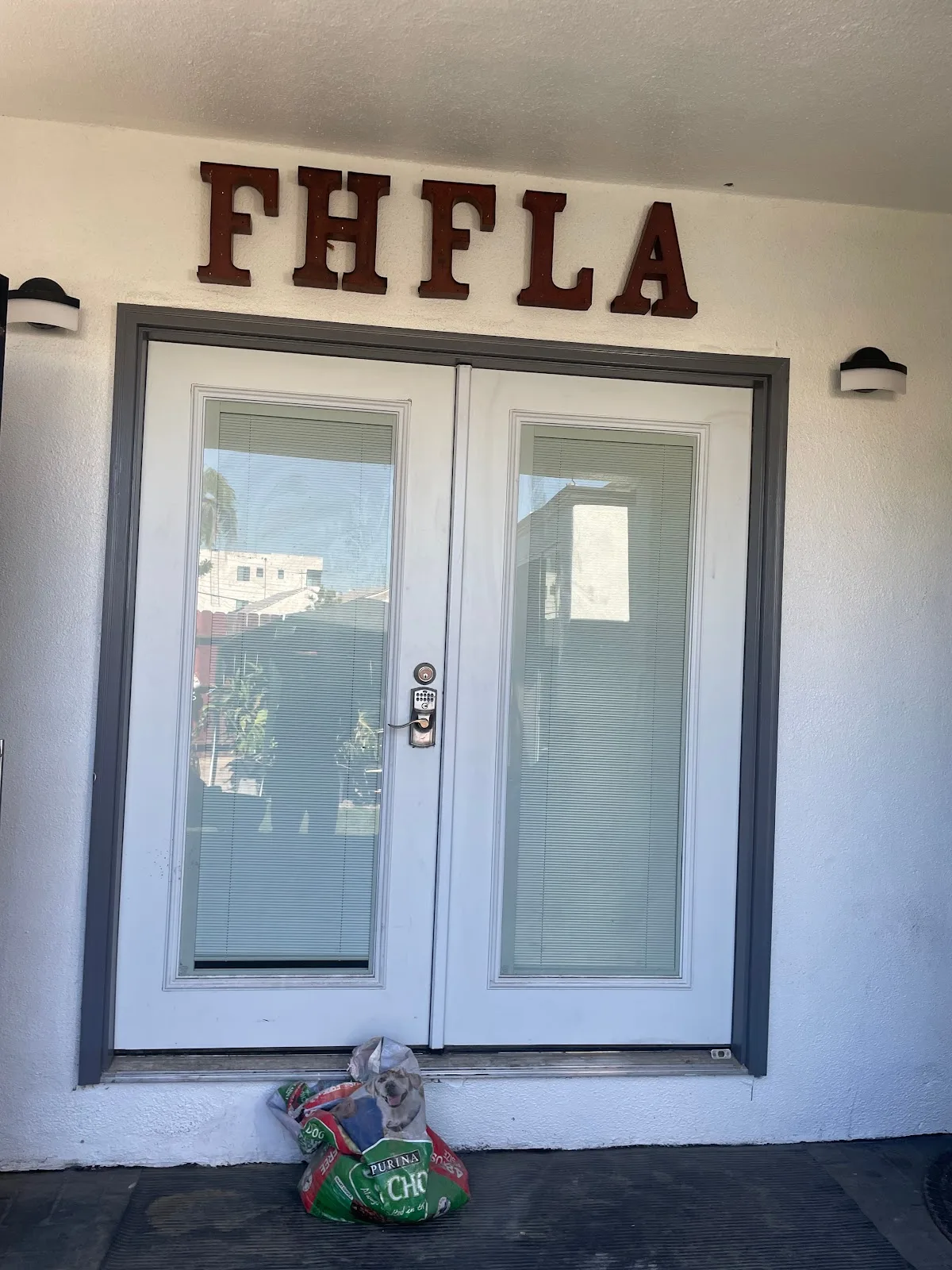 Friends Helping Friends LA - 사진 3