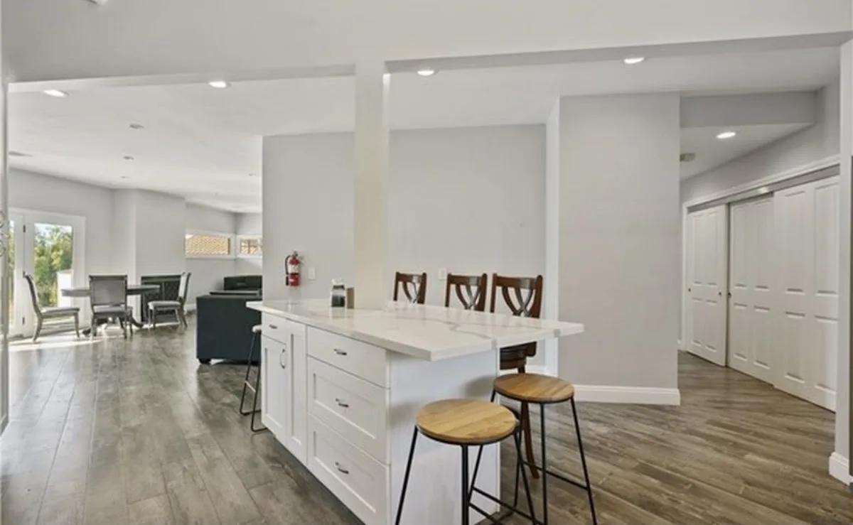 Tarzana Recovery Center