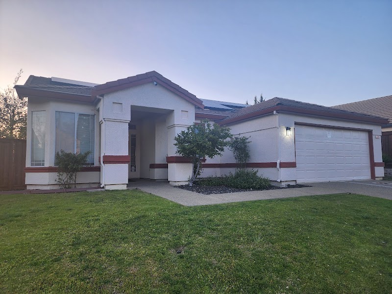 Bella Nirvana Center - Photo 4