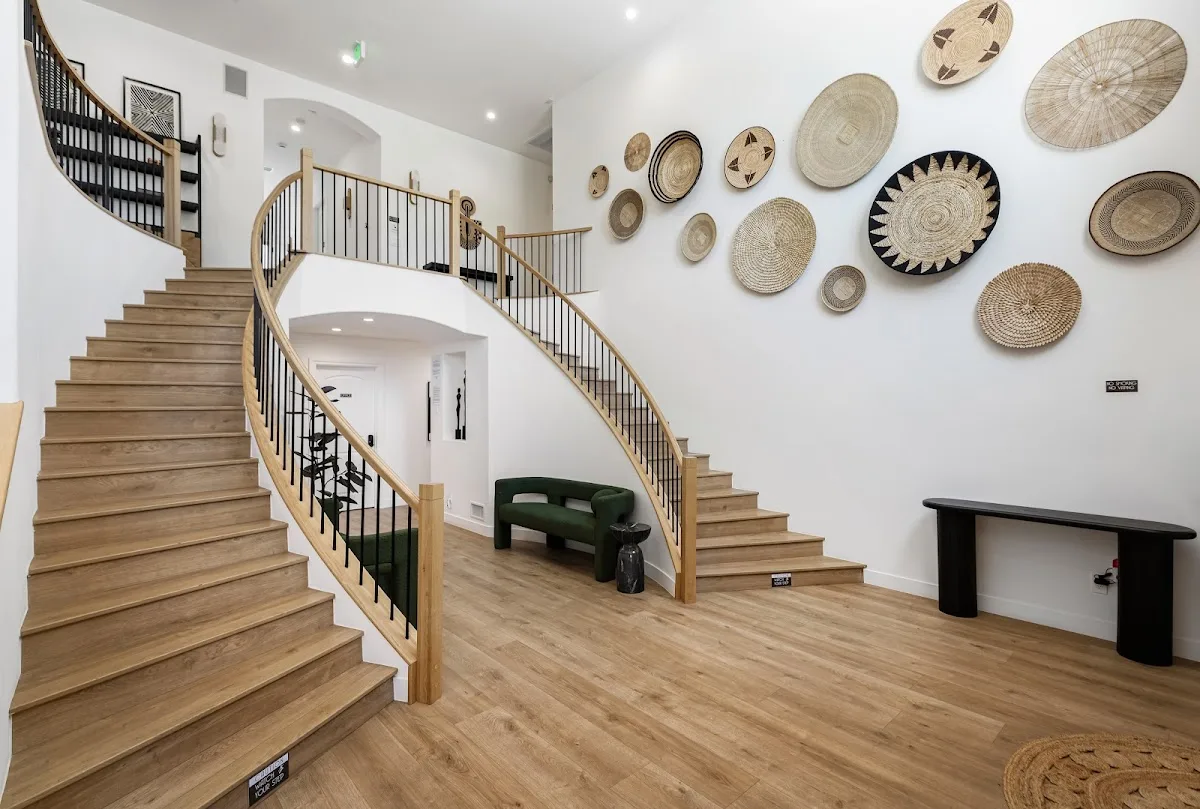 Lost Angels Treatment Center - Ảnh 2