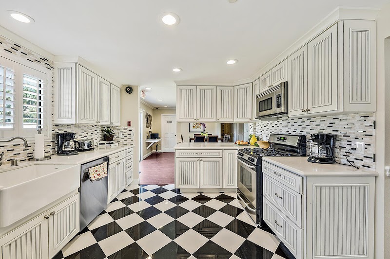 Resurgence California, Llc - Foto 4