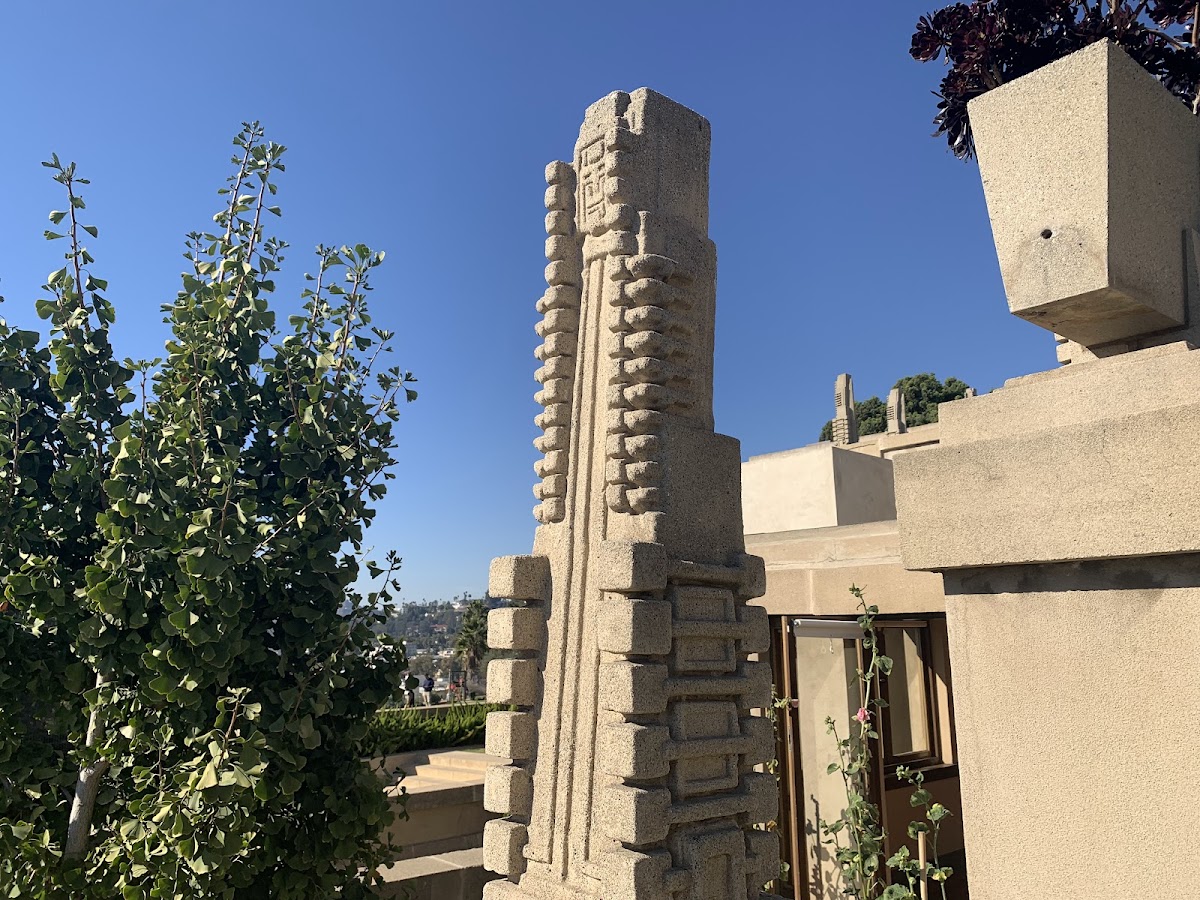 Hillock House I